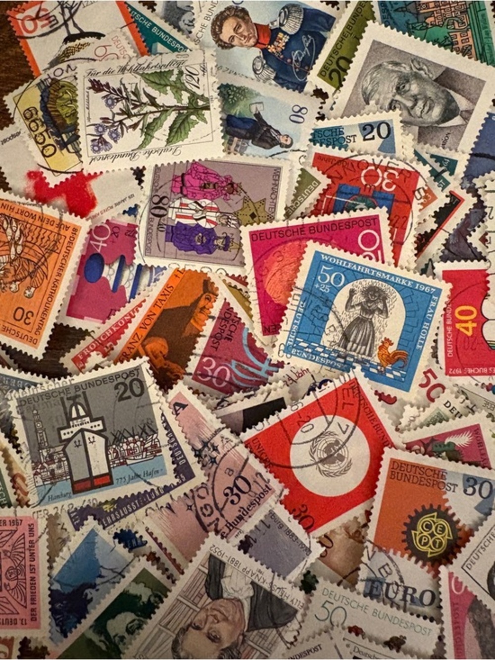 125 Assorted German / Deutsche Bundespost Postage Stamps - LOT #6
